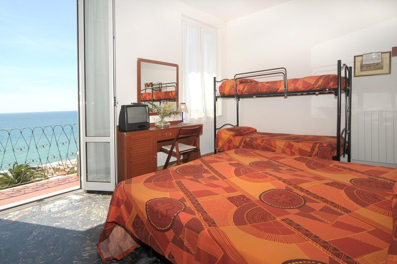 Hotel Gambone Finale Ligure Εξωτερικό φωτογραφία